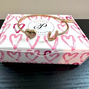Plunder Gold tone “I 🩷 U” Cuff adjustable bracelet NWB 
Perfect for Vale…